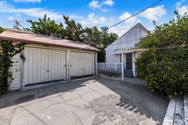 2070 Meridian Avenue, South Pasadena, CA 91030