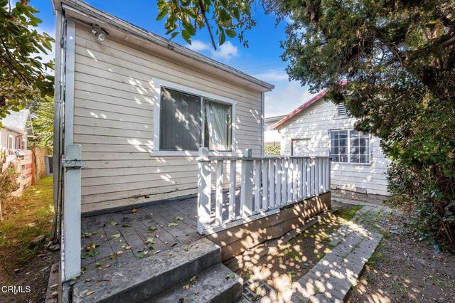 2070 Meridian Avenue, South Pasadena, CA 91030