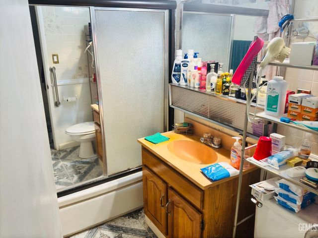 216 20th Avenue, Delano, CA 93215