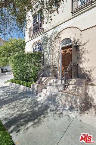 202 N CRESCENT Drive 1, Beverly Hills, CA 90210