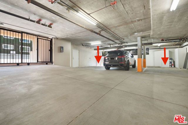 202 N CRESCENT Drive 1, Beverly Hills, CA 90210