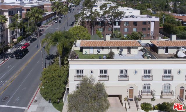 202 N CRESCENT Drive 1, Beverly Hills, CA 90210