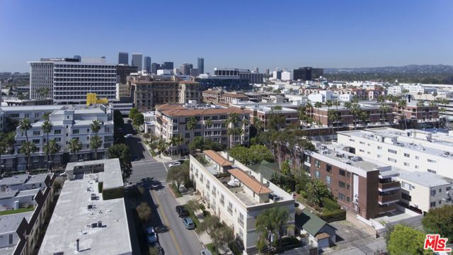 202 N CRESCENT Drive 1, Beverly Hills, CA 90210