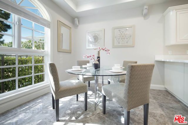 202 N CRESCENT Drive 1, Beverly Hills, CA 90210