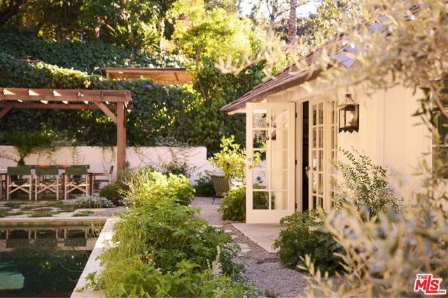 3142 Brookdale Road, Studio City (los Angeles), CA 91604