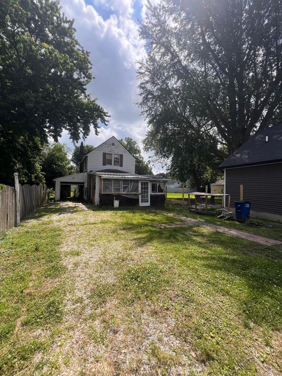 223 Park Street, La Porte, IN 46350