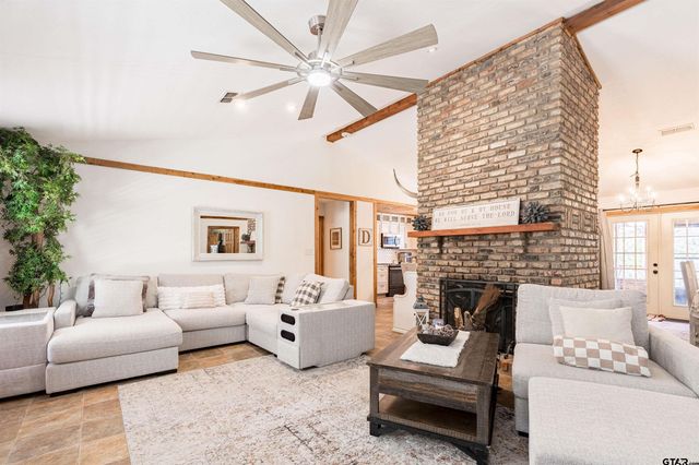 812 An County Road 3194, Frankston, TX 75763