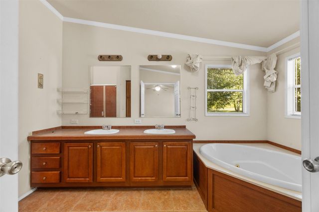 9944 Chestnut Court, Montgomery, TX 77316
