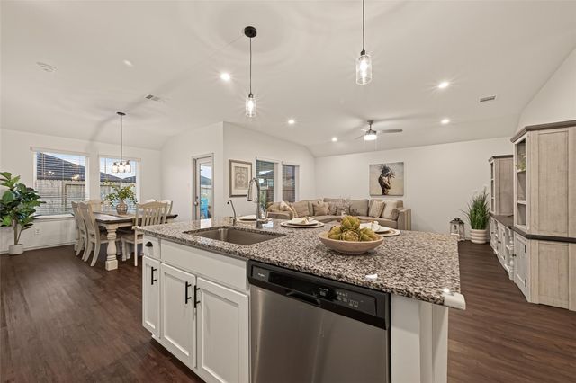 9713 Wall Street, Texas City, TX 77591