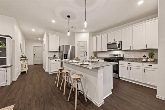 9713 Wall Street, Texas City, TX 77591