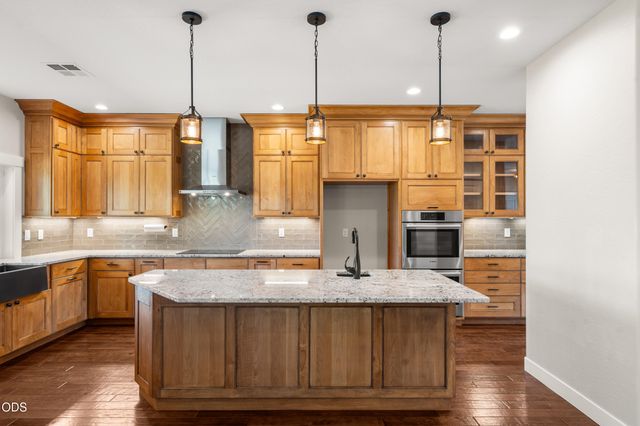 235 Needlewood Drive, Grants Pass, OR 97526