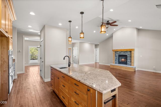 235 Needlewood Drive, Grants Pass, OR 97526