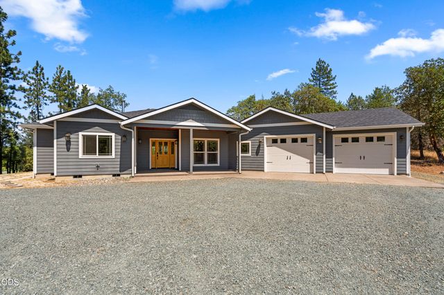 235 Needlewood Drive, Grants Pass, OR 97526