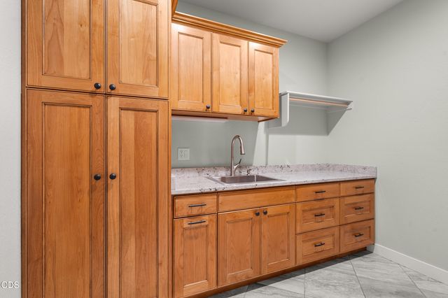 235 Needlewood Drive, Grants Pass, OR 97526