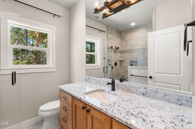 235 Needlewood Drive, Grants Pass, OR 97526