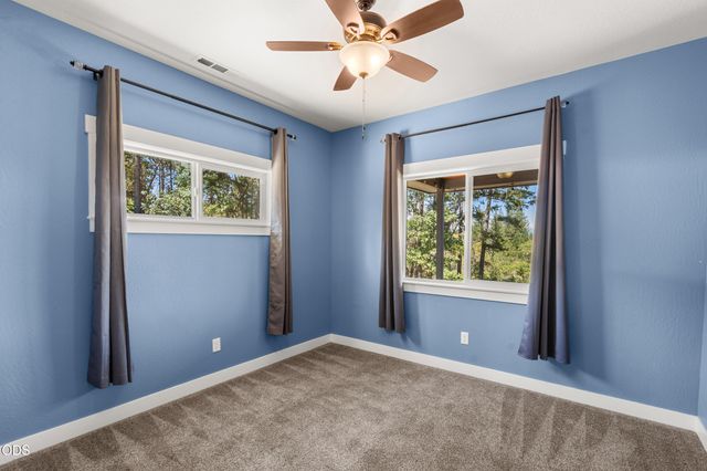 235 Needlewood Drive, Grants Pass, OR 97526