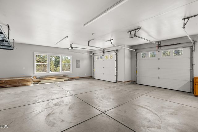 235 Needlewood Drive, Grants Pass, OR 97526