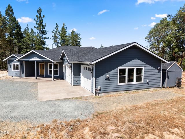 235 Needlewood Drive, Grants Pass, OR 97526