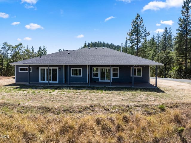 235 Needlewood Drive, Grants Pass, OR 97526