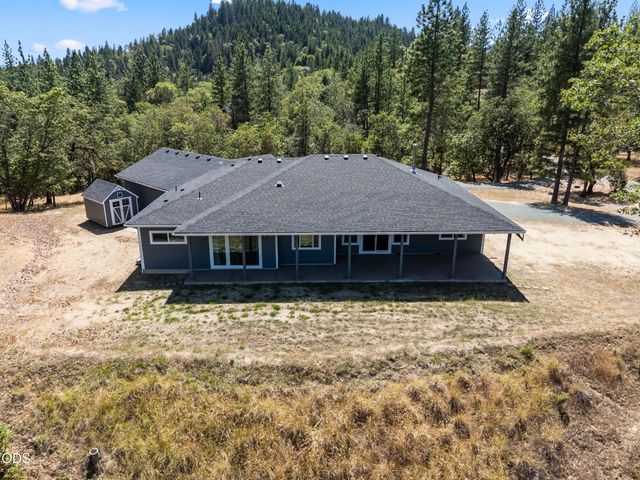 235 Needlewood Drive, Grants Pass, OR 97526