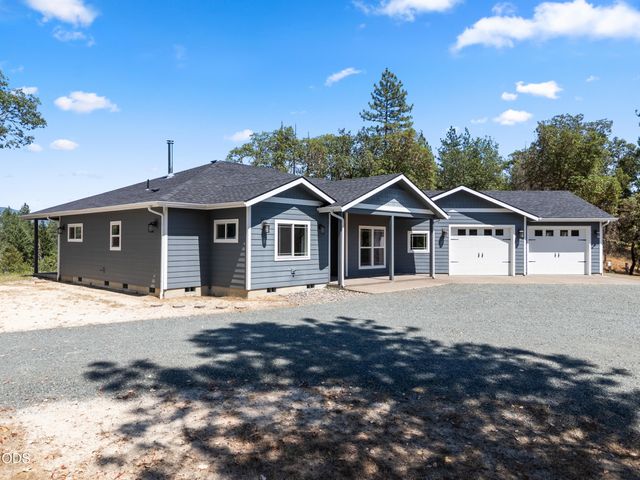 235 Needlewood Drive, Grants Pass, OR 97526