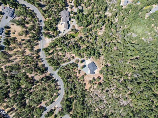235 Needlewood Drive, Grants Pass, OR 97526