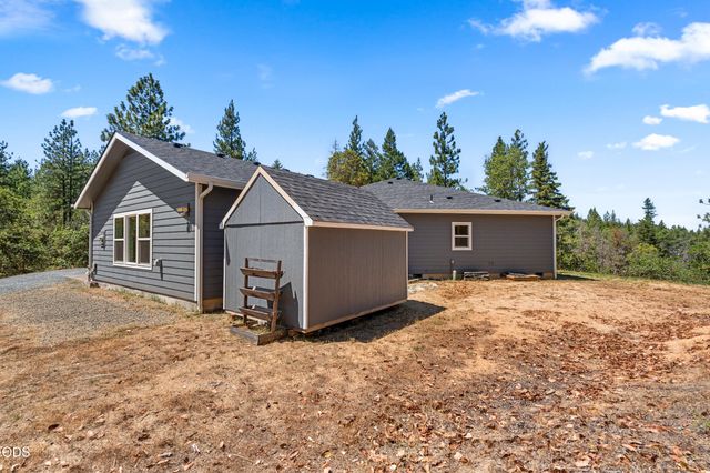 235 Needlewood Drive, Grants Pass, OR 97526