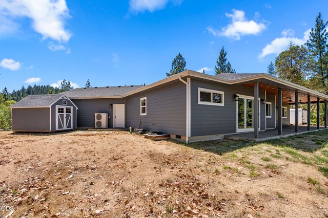235 Needlewood Drive, Grants Pass, OR 97526