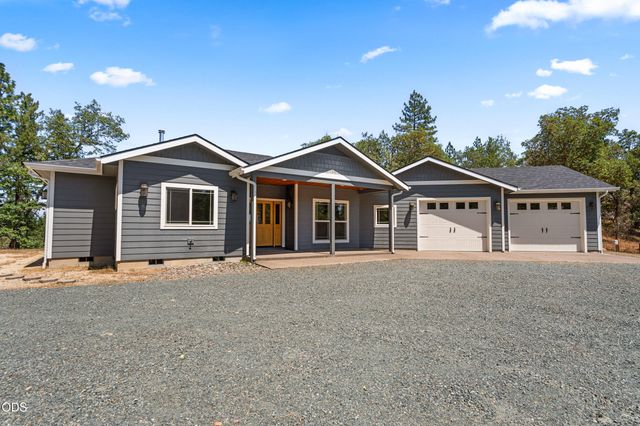 235 Needlewood Drive, Grants Pass, OR 97526