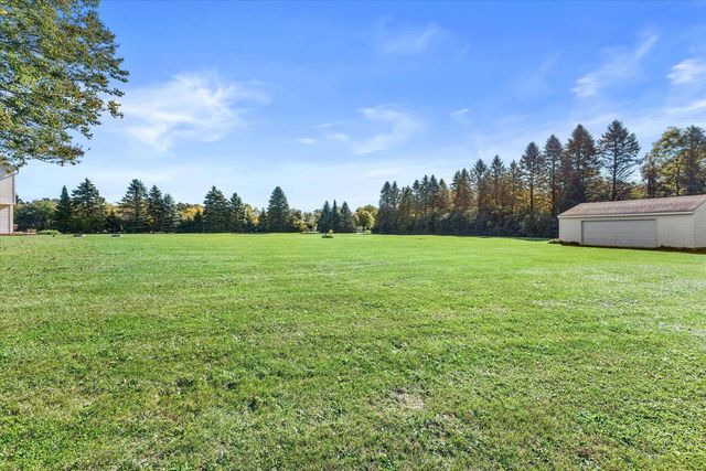 S31W30099 Sunset DRIVE, Waukesha, WI 53189