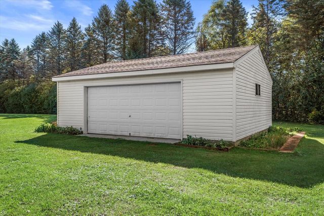 S31W30099 Sunset DRIVE, Waukesha, WI 53189