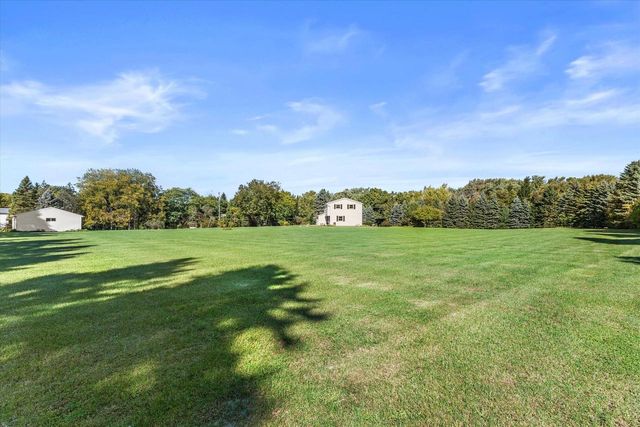 S31W30099 Sunset DRIVE, Waukesha, WI 53189