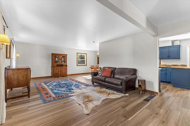 S31W30099 Sunset DRIVE, Waukesha, WI 53189