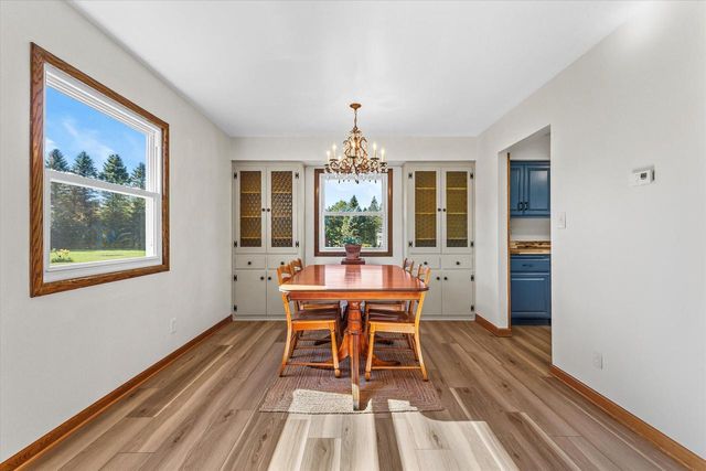 S31W30099 Sunset DRIVE, Waukesha, WI 53189