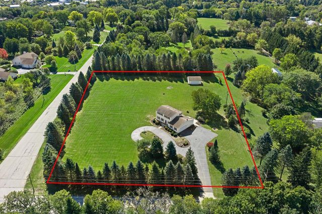 S31W30099 Sunset DRIVE, Waukesha, WI 53189