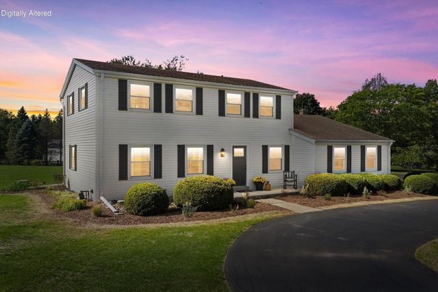 S31W30099 Sunset DRIVE, Waukesha, WI 53189