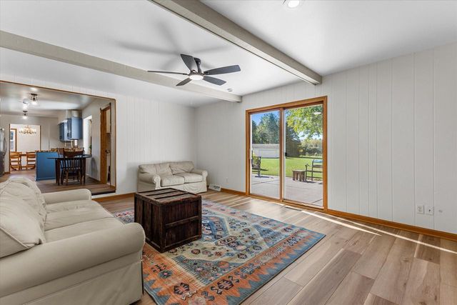 S31W30099 Sunset DRIVE, Waukesha, WI 53189