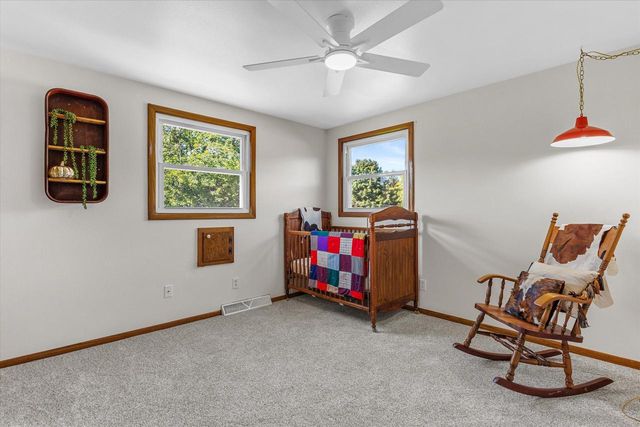 S31W30099 Sunset DRIVE, Waukesha, WI 53189