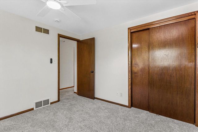 S31W30099 Sunset DRIVE, Waukesha, WI 53189