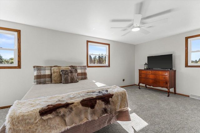 S31W30099 Sunset DRIVE, Waukesha, WI 53189