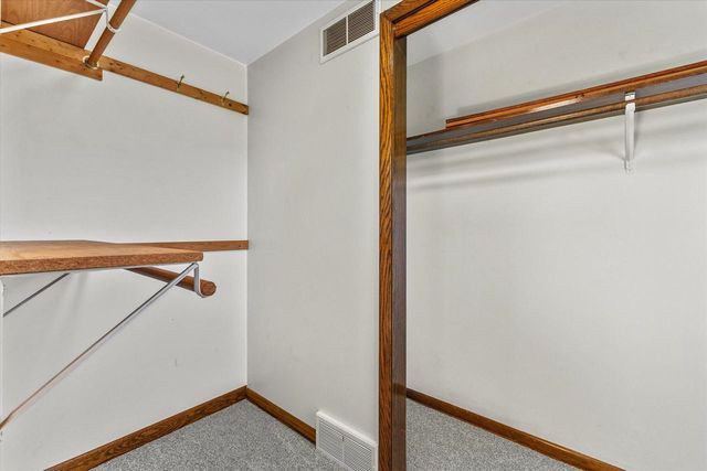 S31W30099 Sunset DRIVE, Waukesha, WI 53189