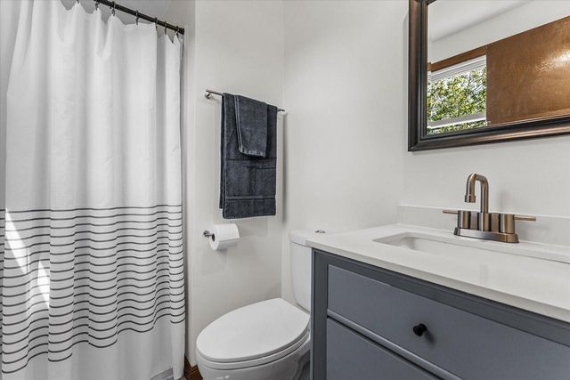 S31W30099 Sunset DRIVE, Waukesha, WI 53189
