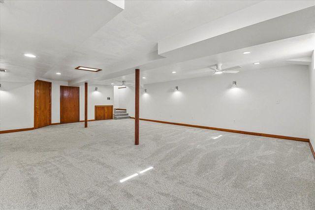 S31W30099 Sunset DRIVE, Waukesha, WI 53189