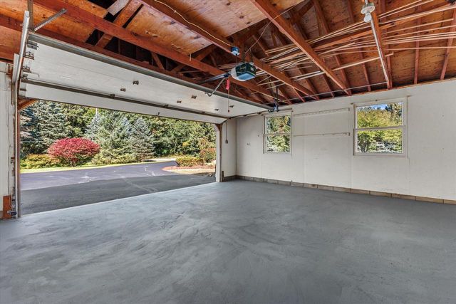 S31W30099 Sunset DRIVE, Waukesha, WI 53189