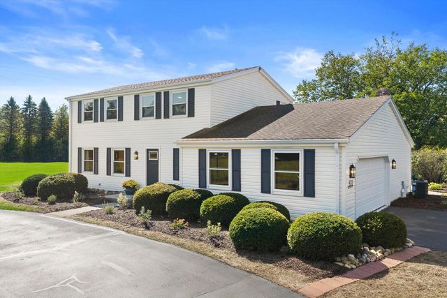 S31W30099 Sunset DRIVE, Waukesha, WI 53189