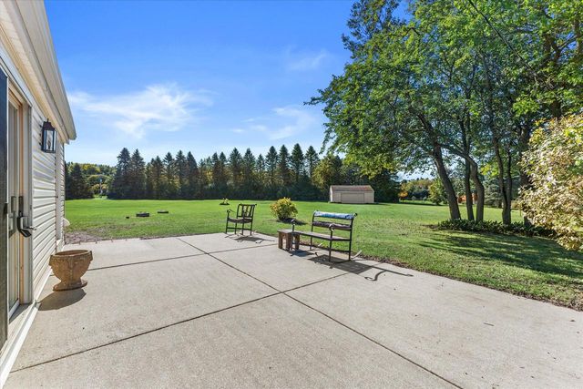 S31W30099 Sunset DRIVE, Waukesha, WI 53189
