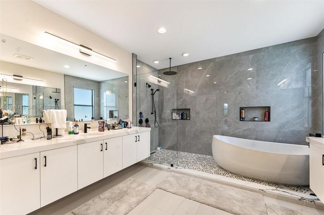 8524 Shoreacres Street, Boca Raton, FL 33434