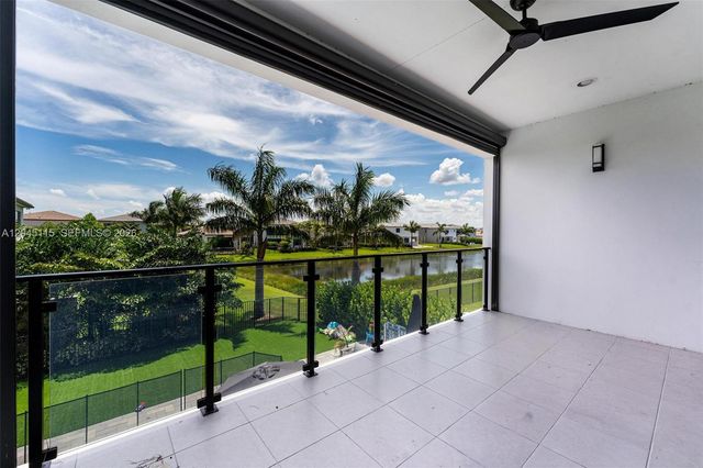 8524 Shoreacres Street, Boca Raton, FL 33434