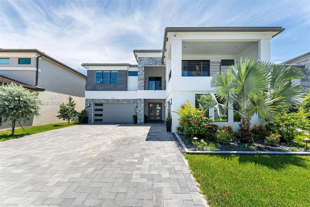 8524 Shoreacres Street, Boca Raton, FL 33434