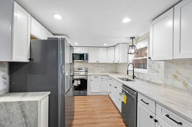 198 Uxbridge Rd, Sutton, MA 01590